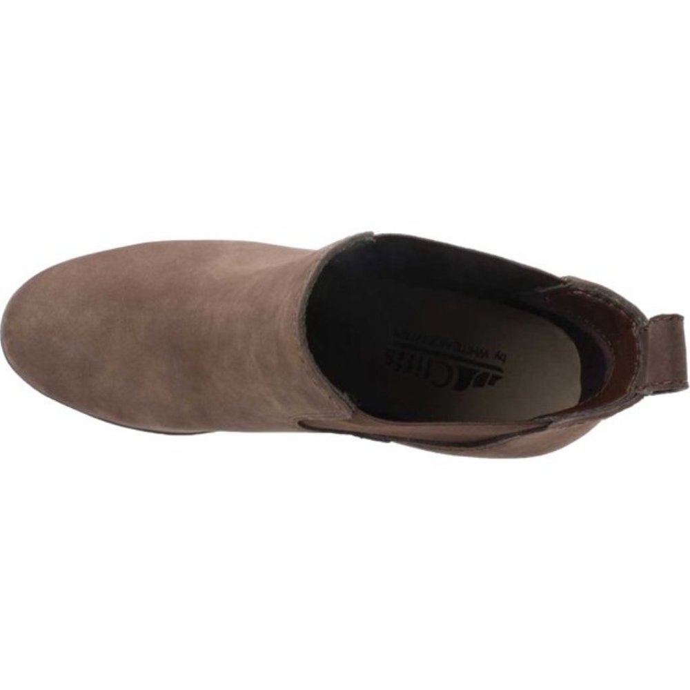 Cliffs by White Mountain Percy Wedge Chelsea Boot - Picture 5 of 11